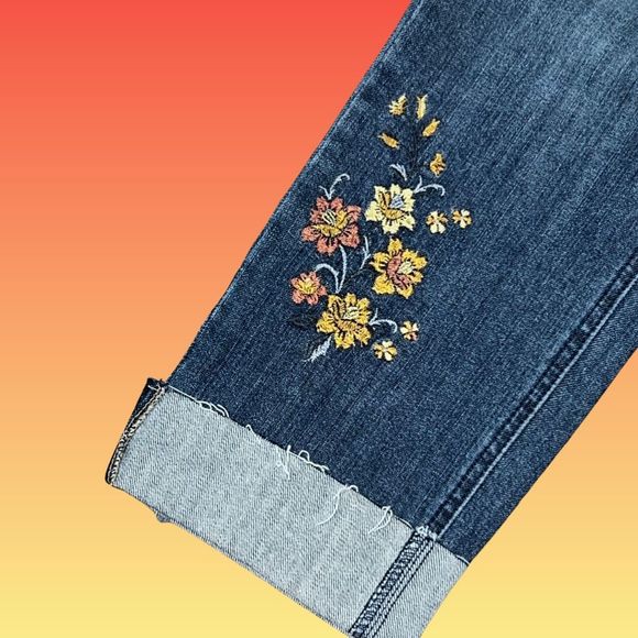 NWT Plus Size Democracy Flex-ellant Girlfriend Embroidered Cuffed Jeans 14W #127 - Picture 7 of 14